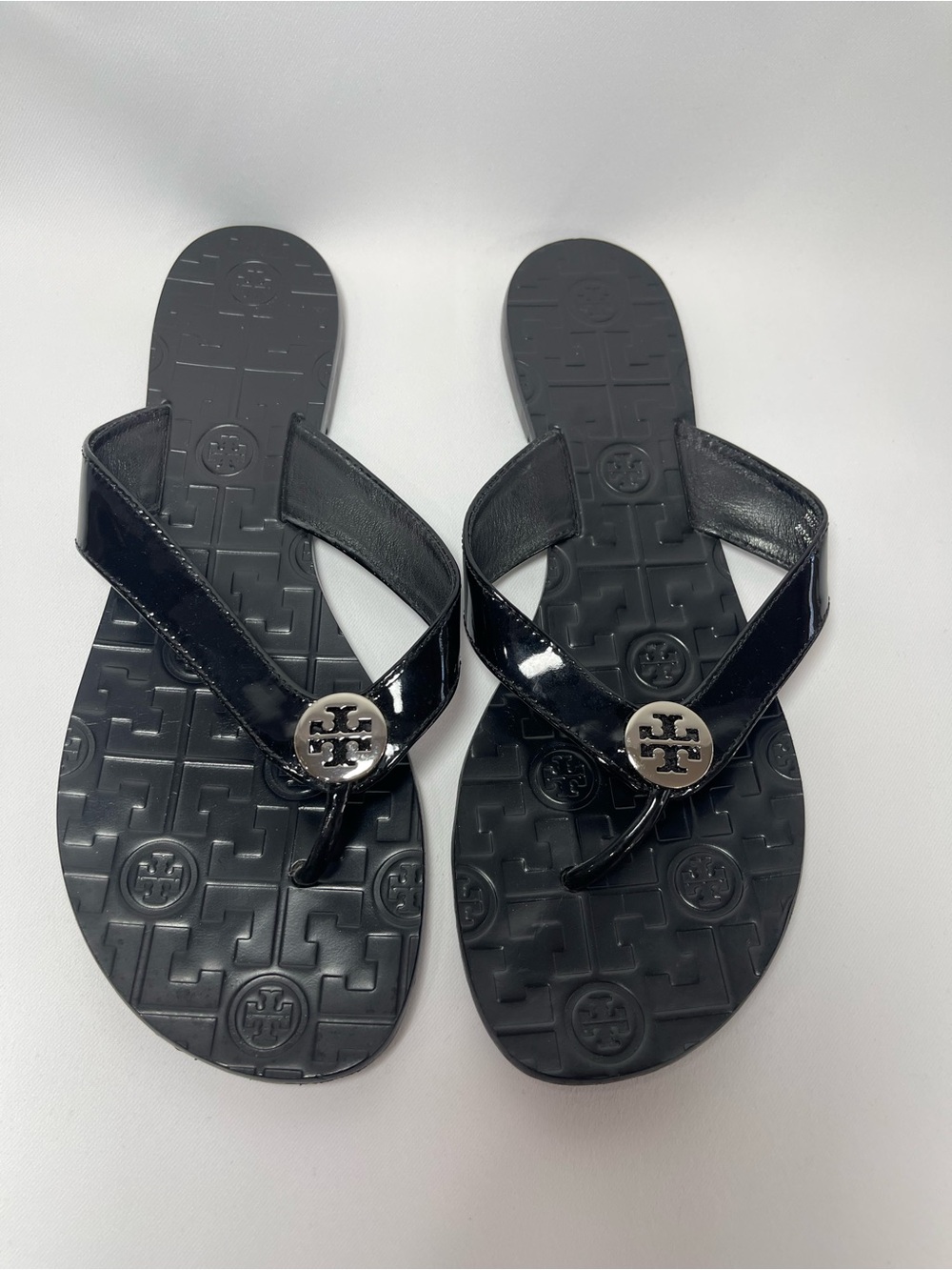 Tory Burch Black Patent Leather Thong Sandals Flip Flops Silver Logo Sole 8M